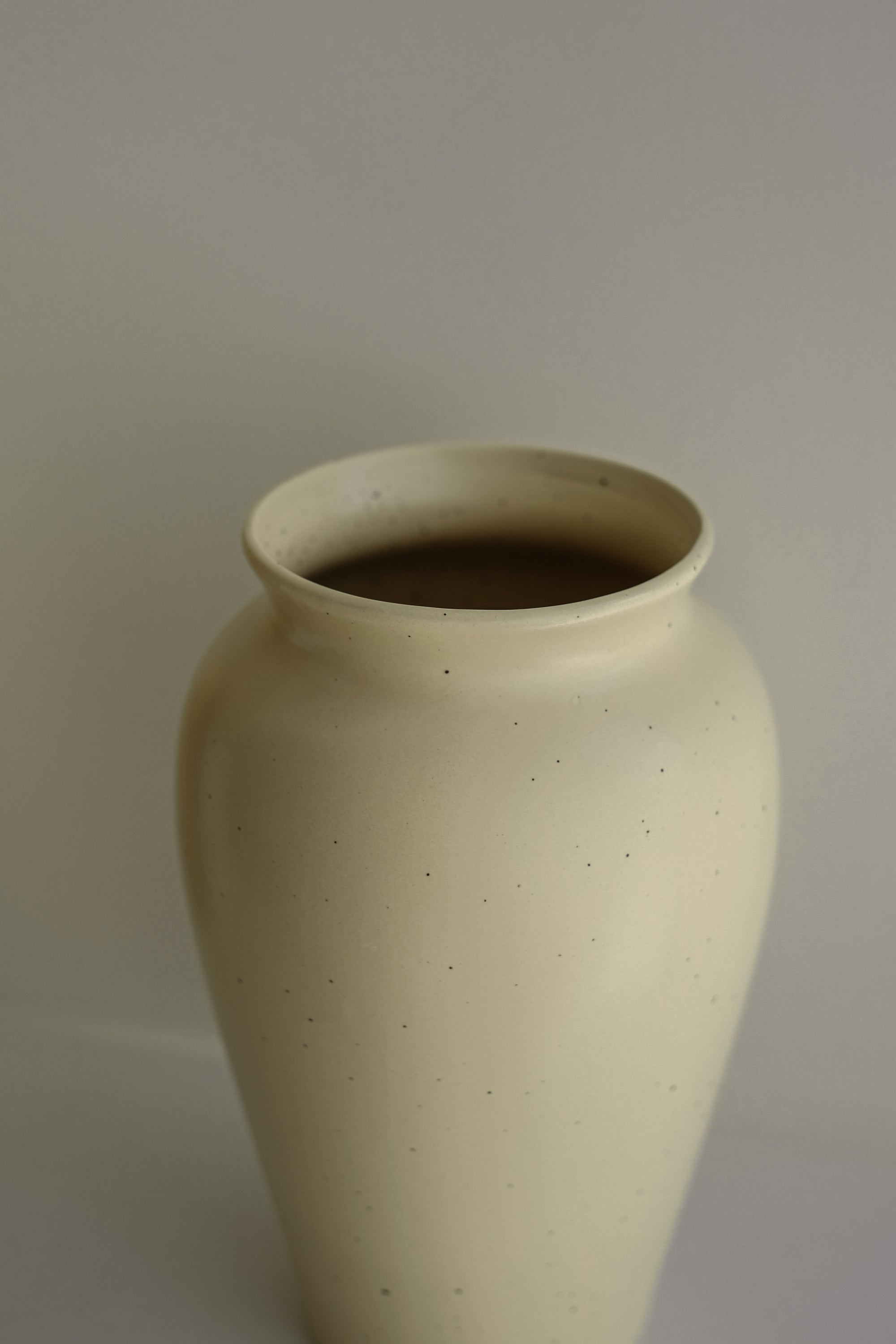 Natural Presentation Urn